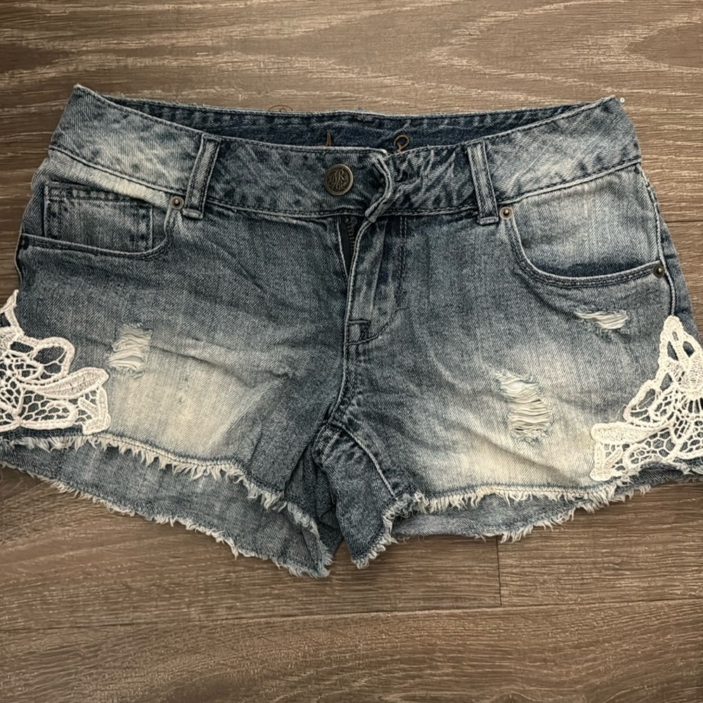 American Rag by AE Denim Jean Shorts Distressed Ivory Floral Crochet 1